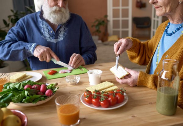 Nutrition tips for seniors to stay healthy and active